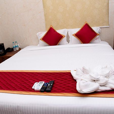 Sri Vishnu Residency Hotel Sriperumbudur Buitenkant foto